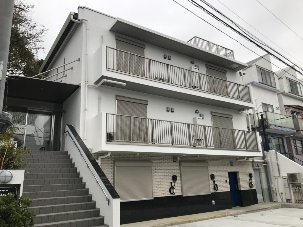 不燃ミネラルウール(ロックウール)湿式外断熱システム、カパロールを使用した東京都大田区の集合住宅(RC造)の外観施工事例